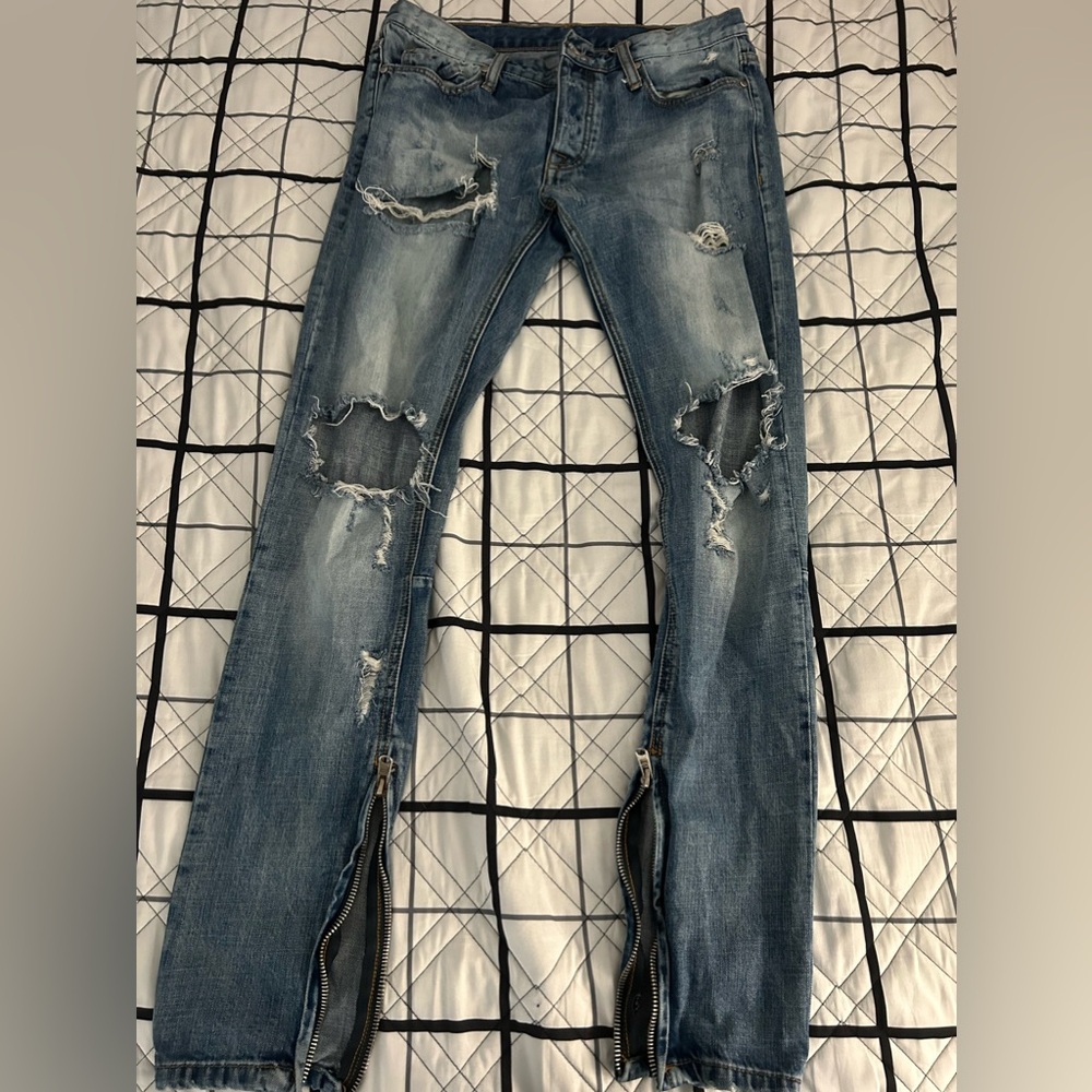 Ripped MNML Blue Jeans